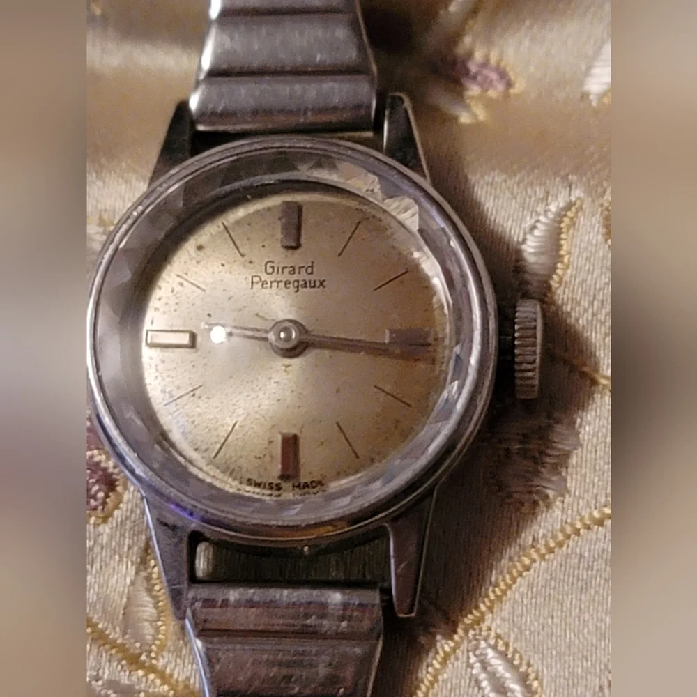 Vintage Girard Perregaux‎ Ladies Silvertone Mechanical Wind-Up Watch Not Working